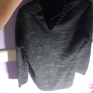 black/ gray sweater